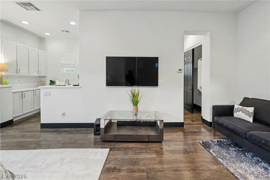 24 Panorama Crest, Las Vegas, NV 89135