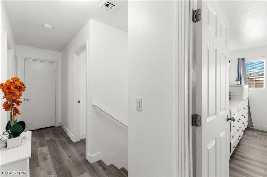 10378 Midseason Mist, Las Vegas, NV 89183