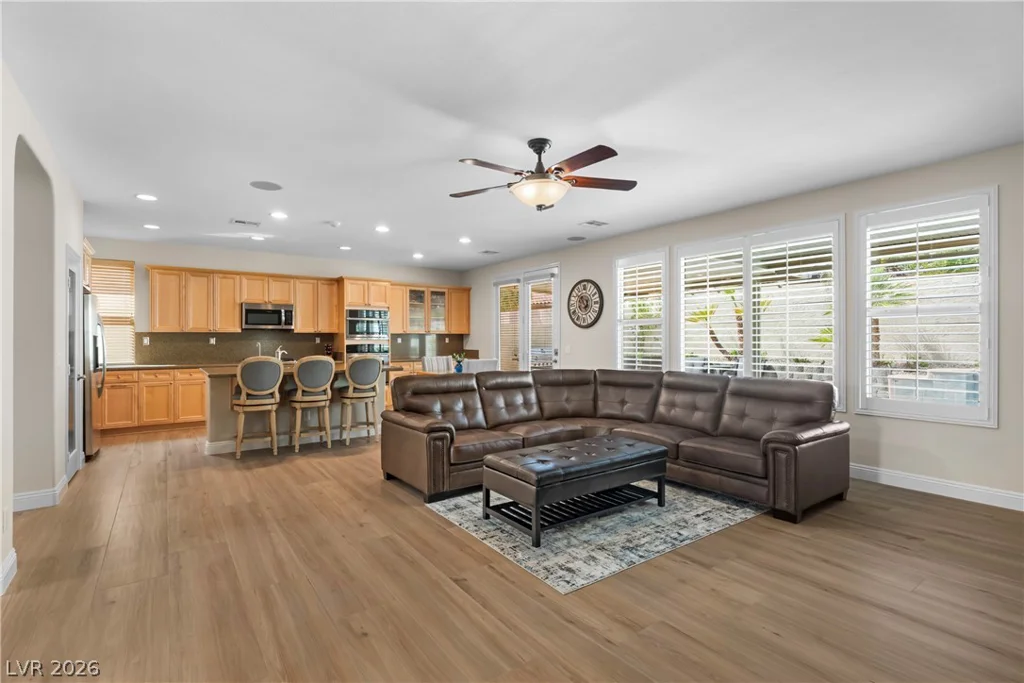 7591 Apache Cliff, Las Vegas, NV 89113