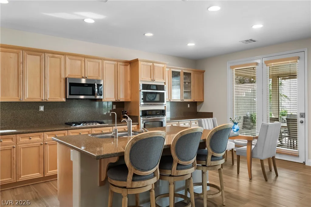 7591 Apache Cliff, Las Vegas, NV 89113