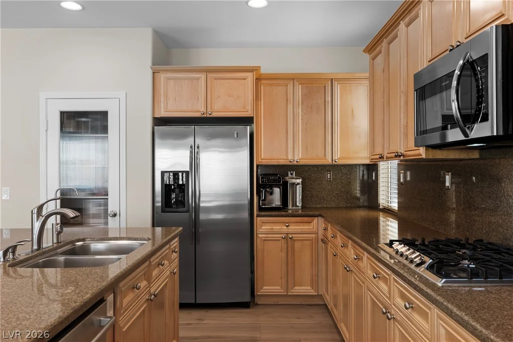 7591 Apache Cliff, Las Vegas, NV 89113