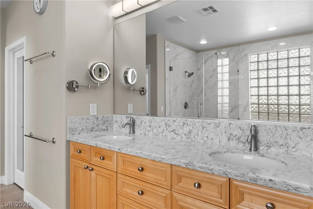 7591 Apache Cliff, Las Vegas, NV 89113
