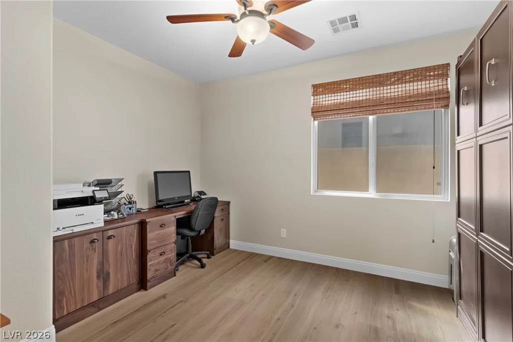 7591 Apache Cliff, Las Vegas, NV 89113