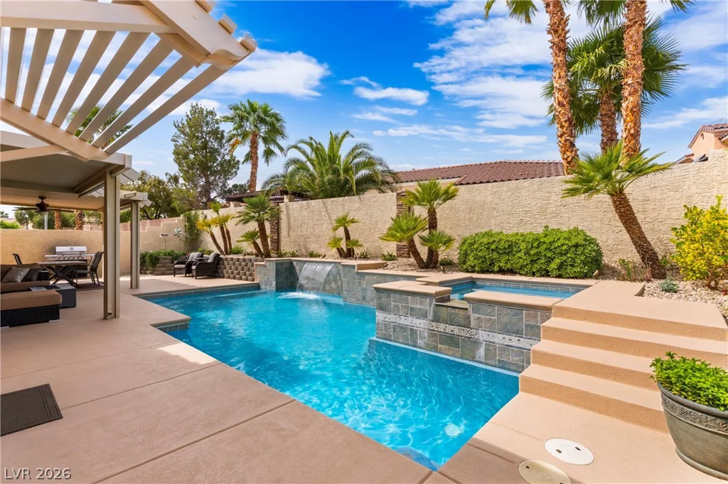 7591 Apache Cliff, Las Vegas, NV 89113