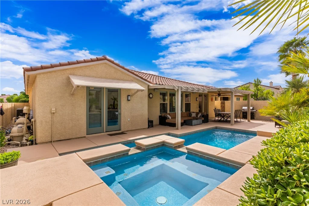 7591 Apache Cliff, Las Vegas, NV 89113