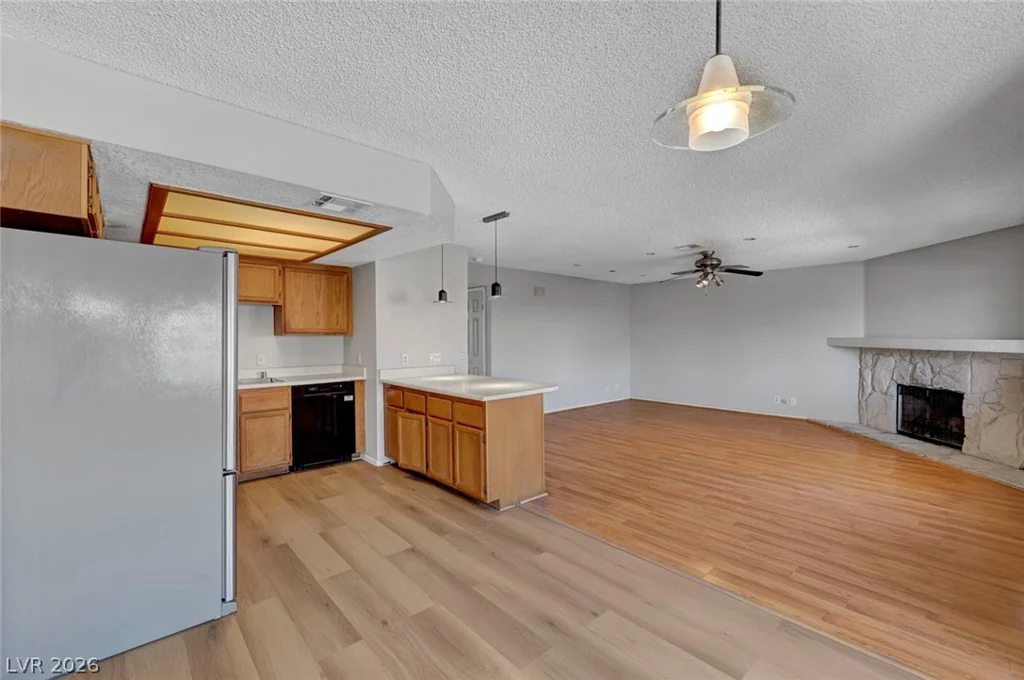 913 Falconhead, Las Vegas, NV 89128