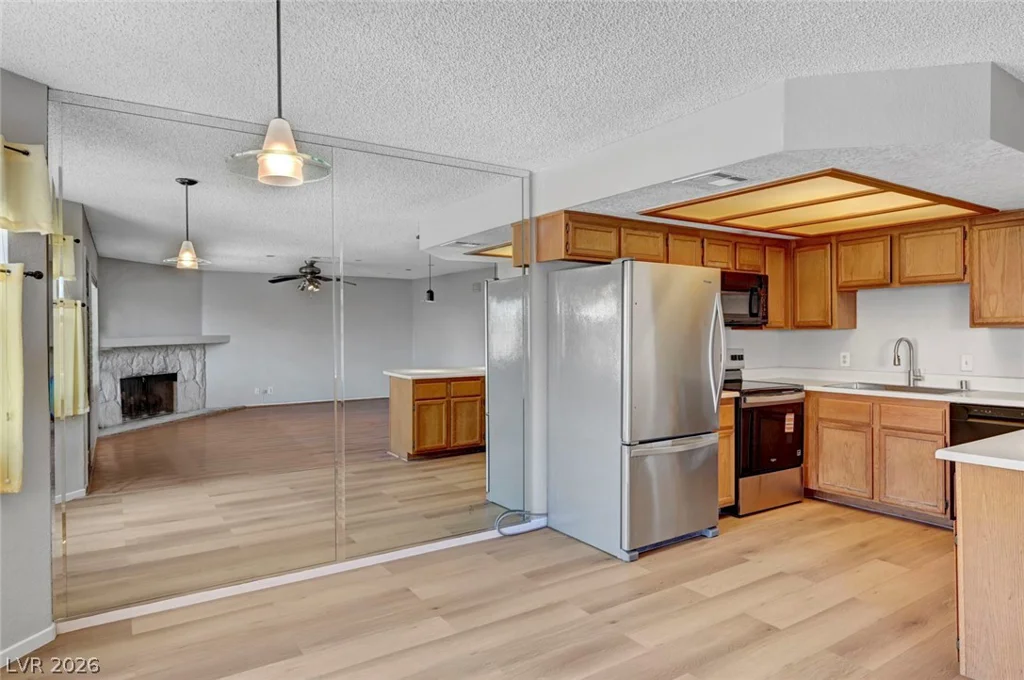 913 Falconhead, Las Vegas, NV 89128