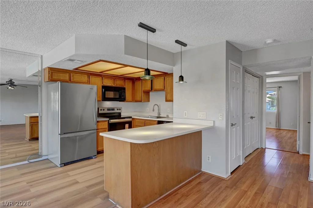 913 Falconhead, Las Vegas, NV 89128