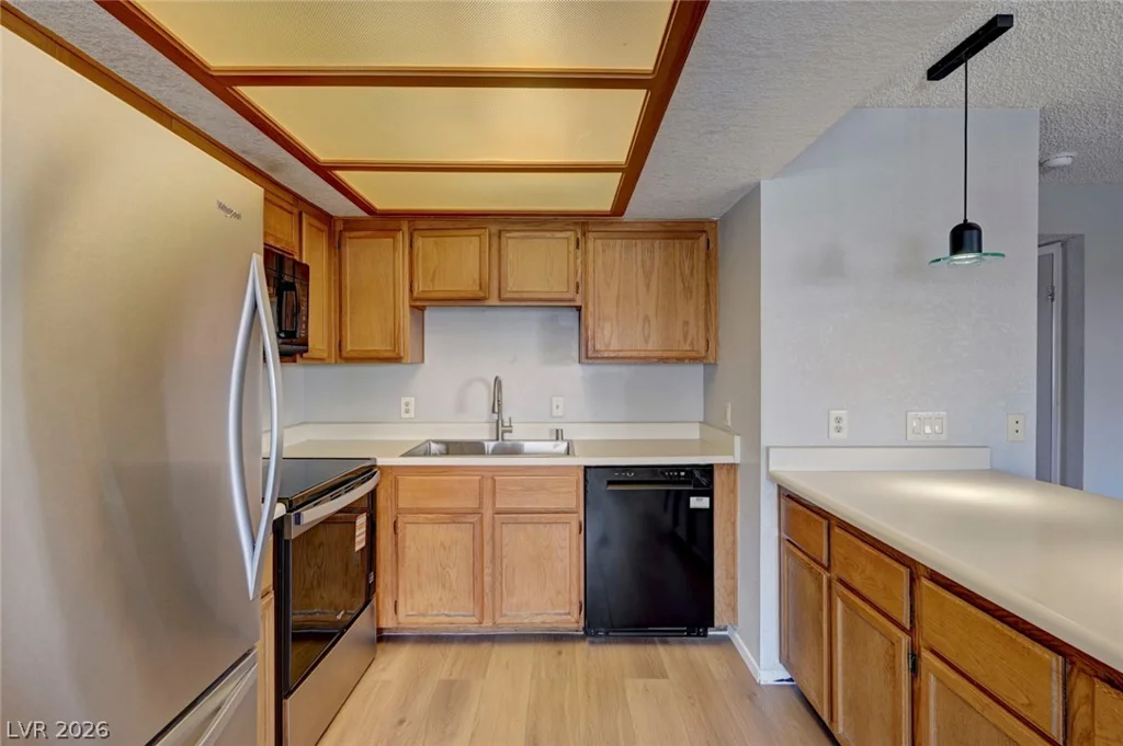 913 Falconhead, Las Vegas, NV 89128