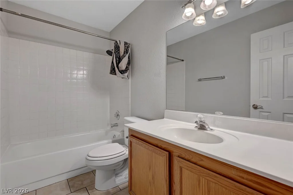 913 Falconhead, Las Vegas, NV 89128