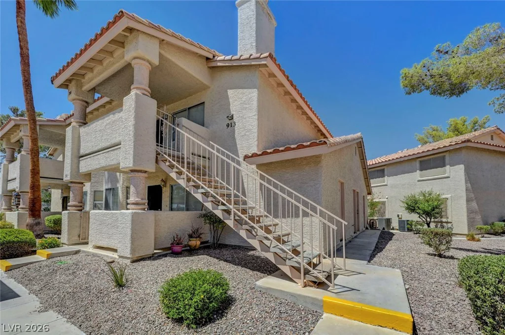 913 Falconhead, Las Vegas, NV 89128