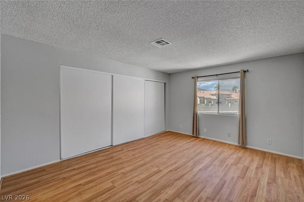 913 Falconhead, Las Vegas, NV 89128