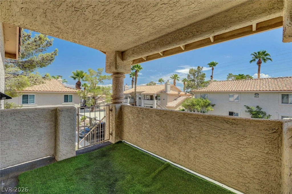913 Falconhead, Las Vegas, NV 89128