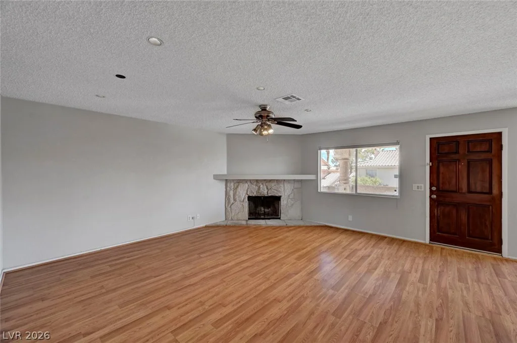 913 Falconhead, Las Vegas, NV 89128
