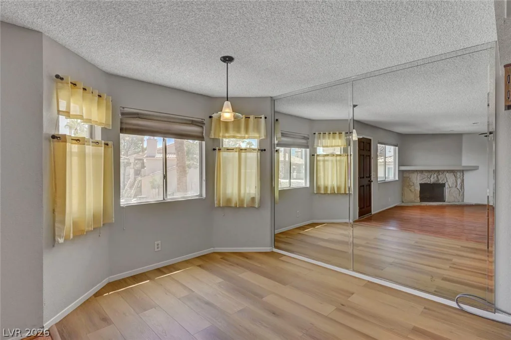 913 Falconhead, Las Vegas, NV 89128