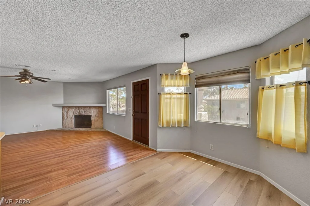 913 Falconhead, Las Vegas, NV 89128