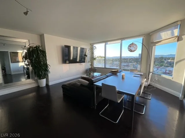322 Karen, Las Vegas, NV 89109