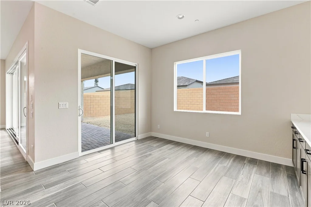 7662 Desert Bleu, Las Vegas, NV 89178