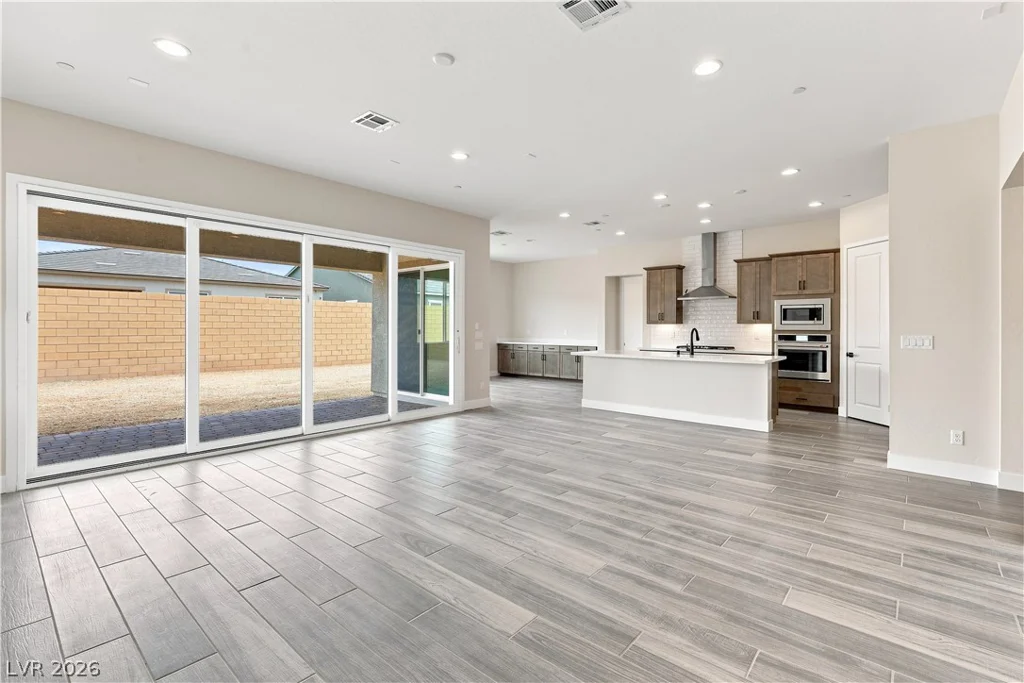 7662 Desert Bleu, Las Vegas, NV 89178