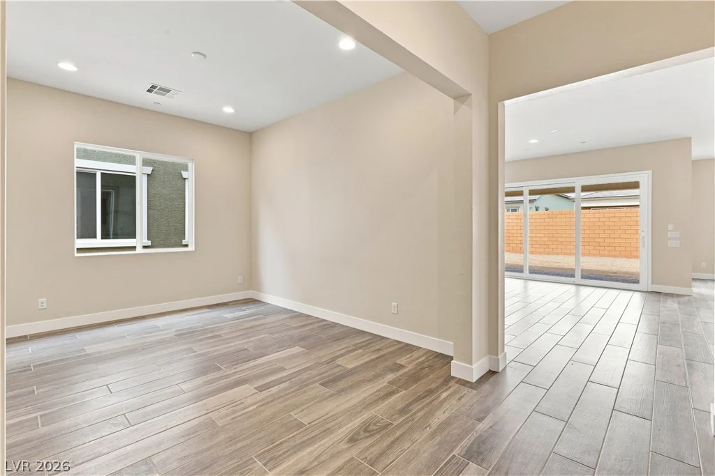 7662 Desert Bleu, Las Vegas, NV 89178
