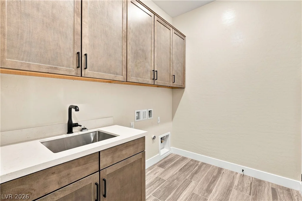 7662 Desert Bleu, Las Vegas, NV 89178