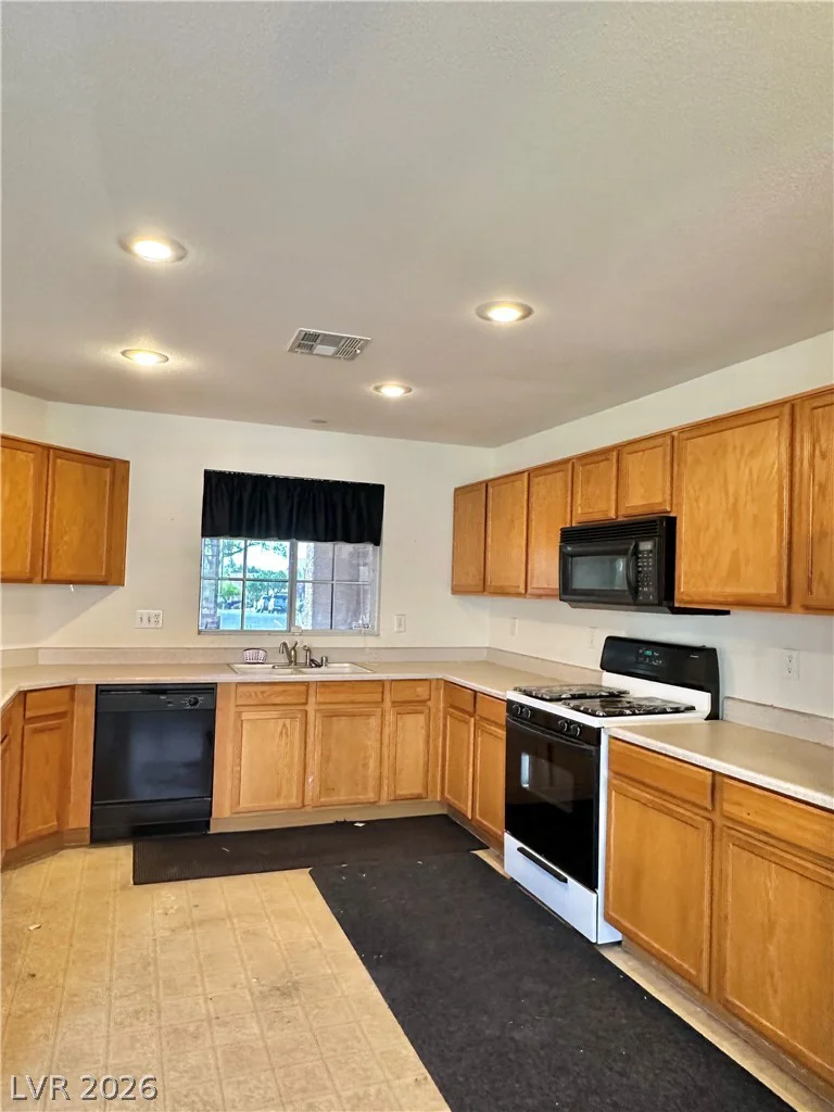 11172 Whooping Crane, Las Vegas, NV 89144
