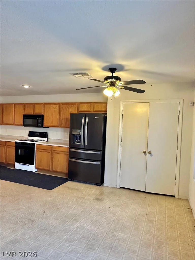 11172 Whooping Crane, Las Vegas, NV 89144