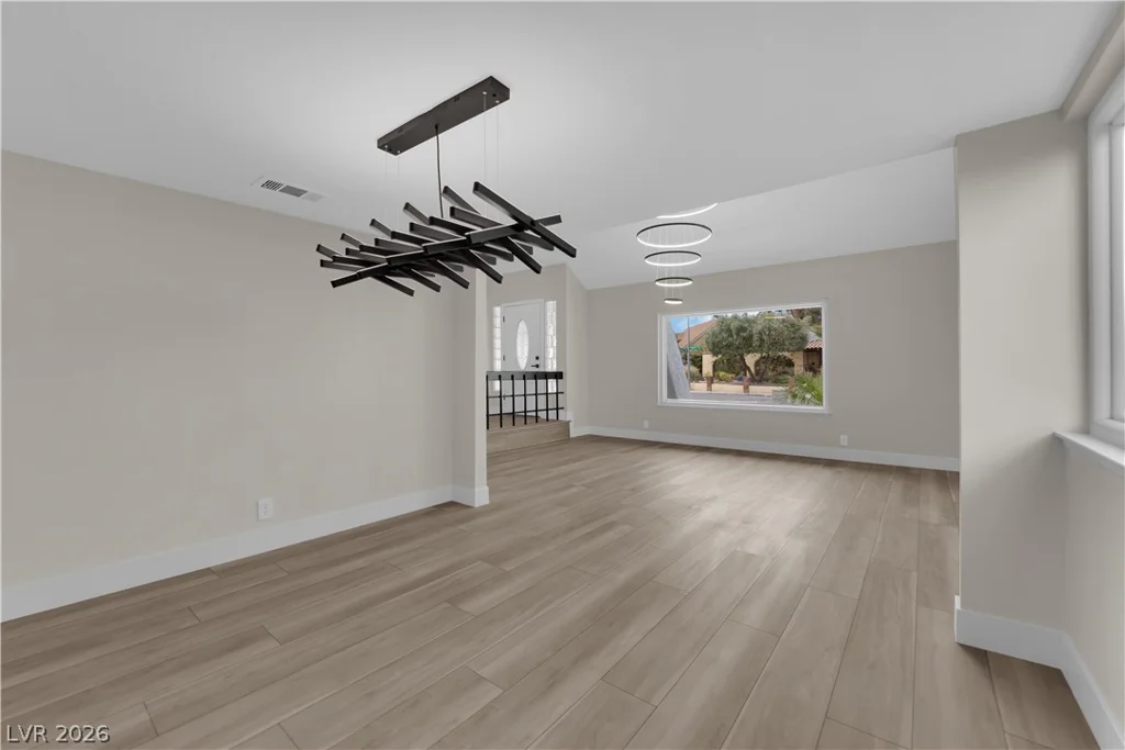 5060 Ridgeview, Las Vegas, NV 89120