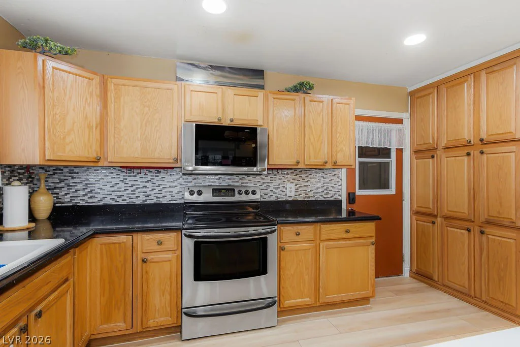 4092 Harmon, Las Vegas, NV 89121