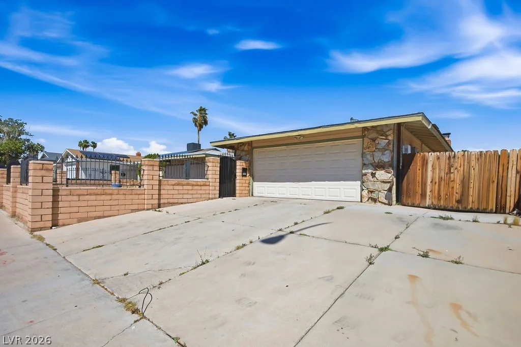4092 Harmon, Las Vegas, NV 89121