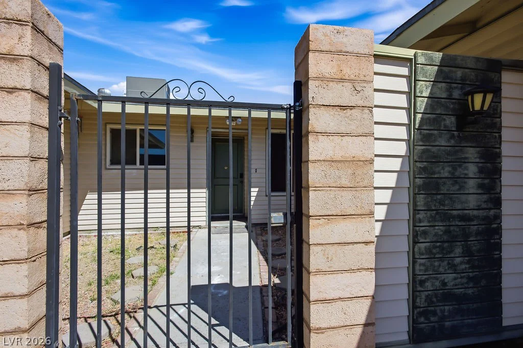 4092 Harmon, Las Vegas, NV 89121