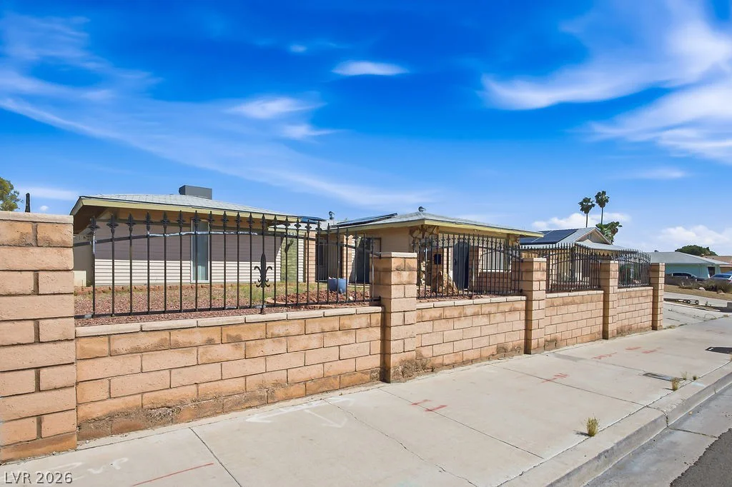 4092 Harmon, Las Vegas, NV 89121