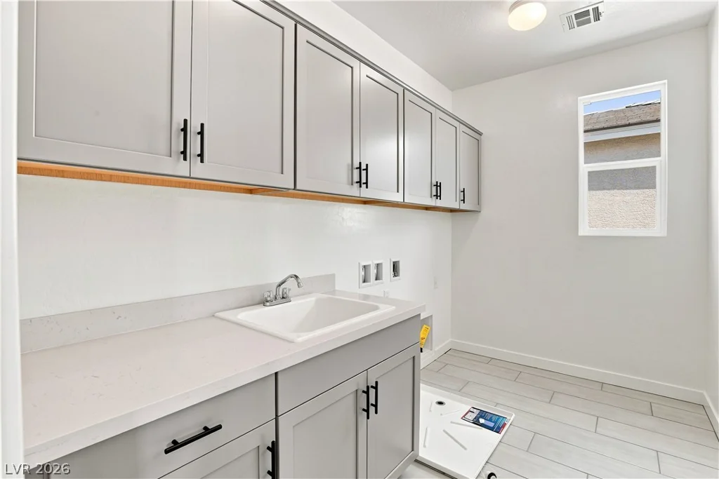 8231 Dwayne Frye, Las Vegas, NV 89148