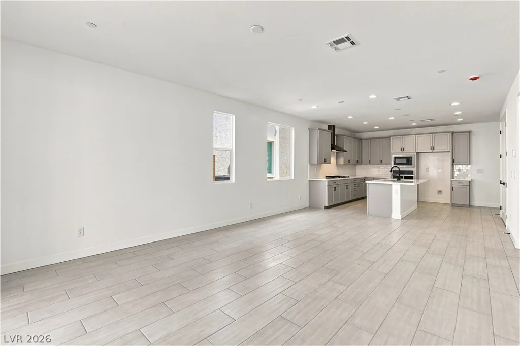 8231 Dwayne Frye, Las Vegas, NV 89148