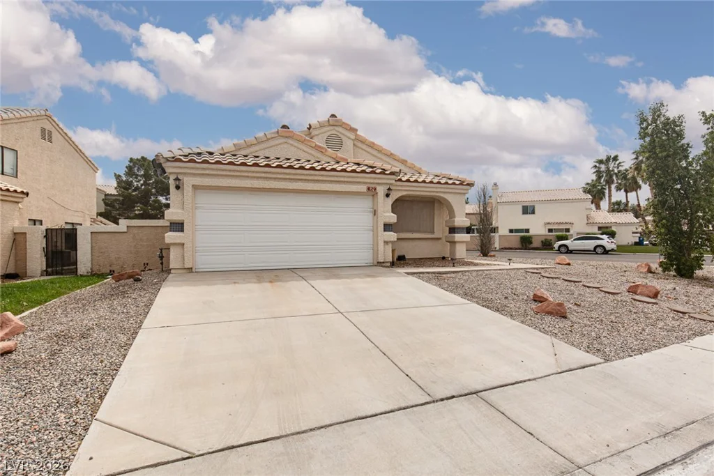 352 Lander, Henderson, NV 89074