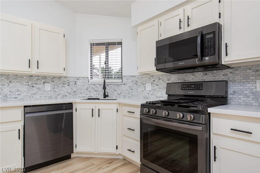 352 Lander, Henderson, NV 89074