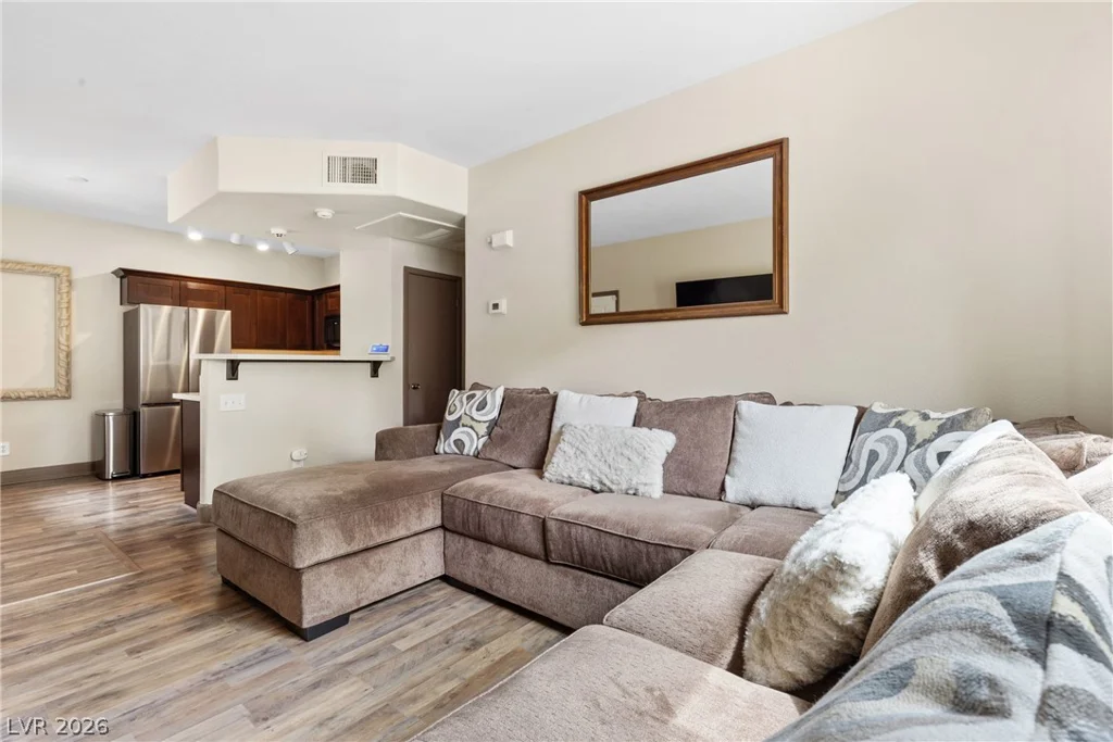 2110 Los Feliz, Las Vegas, NV 89156