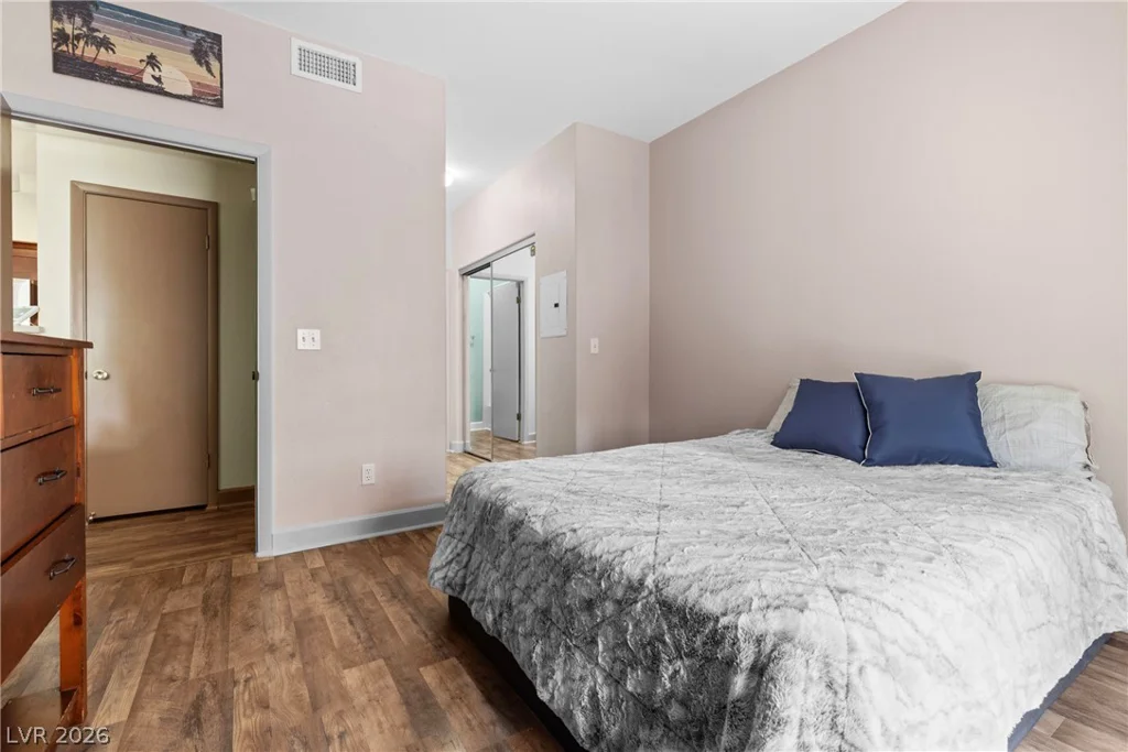 2110 Los Feliz, Las Vegas, NV 89156