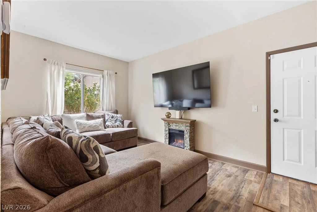2110 Los Feliz, Las Vegas, NV 89156