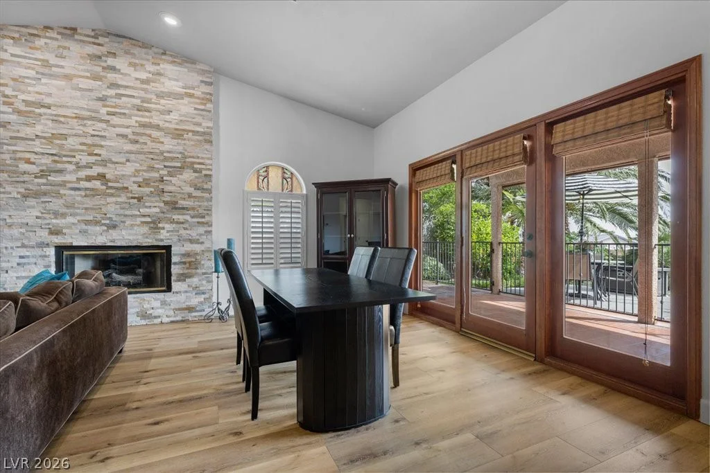 9510 Desert Crest, Las Vegas, NV 89129