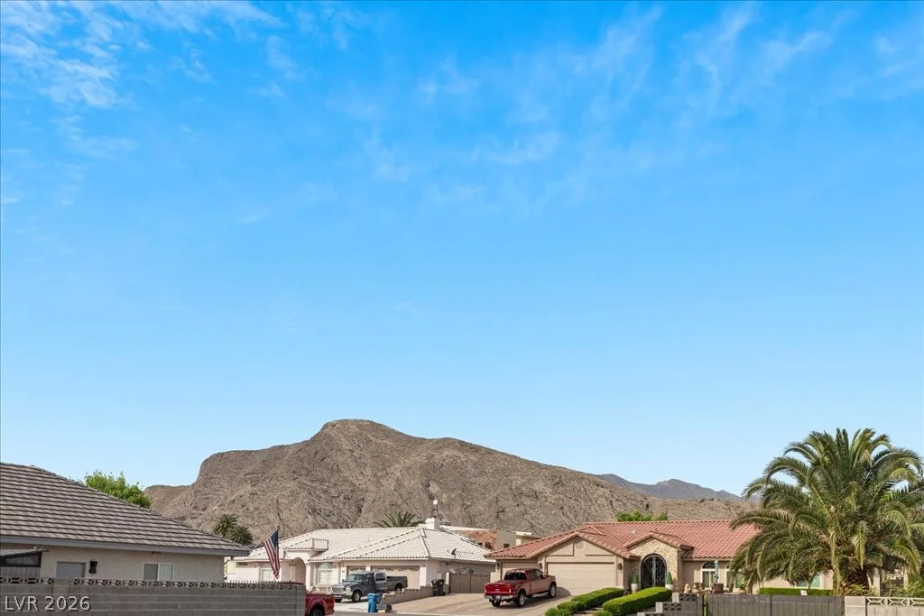 9510 Desert Crest, Las Vegas, NV 89129