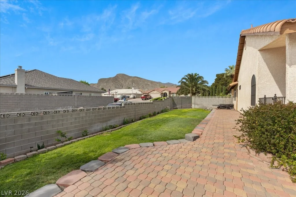 9510 Desert Crest, Las Vegas, NV 89129