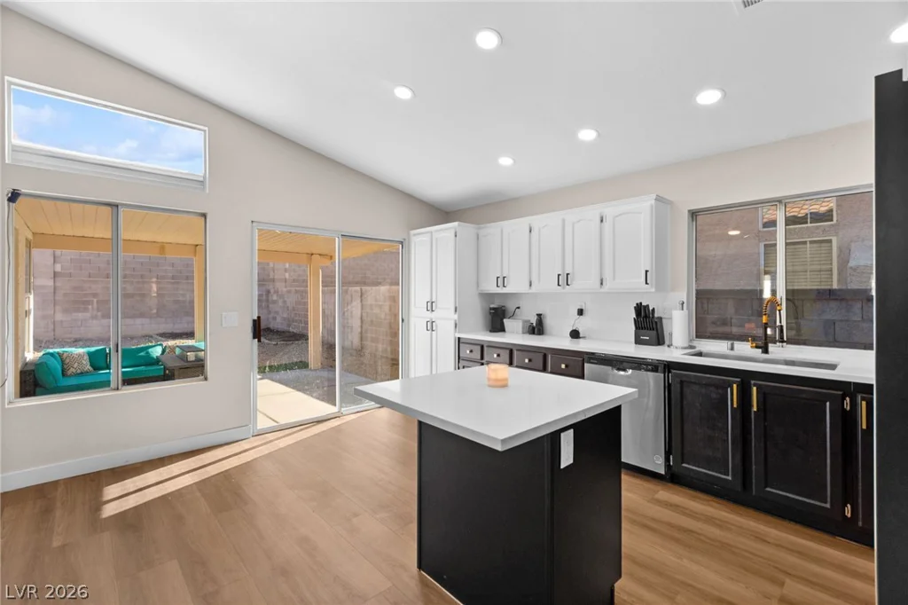 2415 Worchester, Henderson, NV 89074