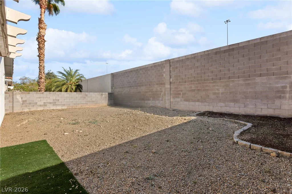 2415 Worchester, Henderson, NV 89074