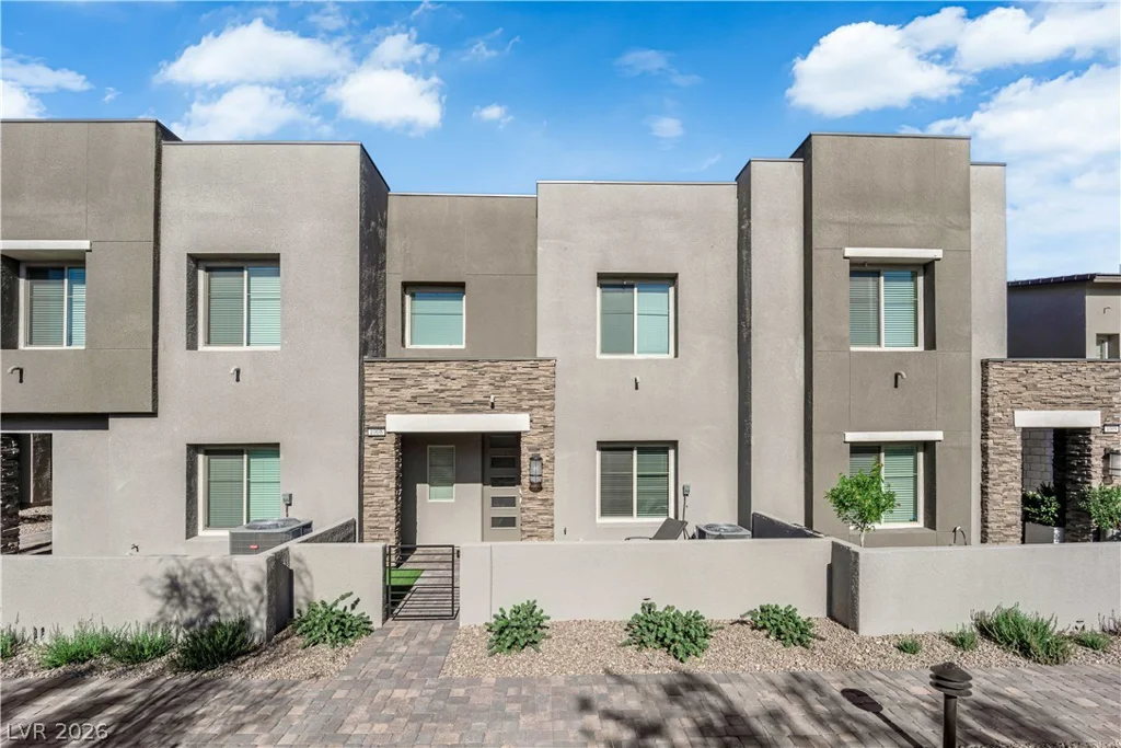 600 Carriage Hill, Las Vegas, NV 89138