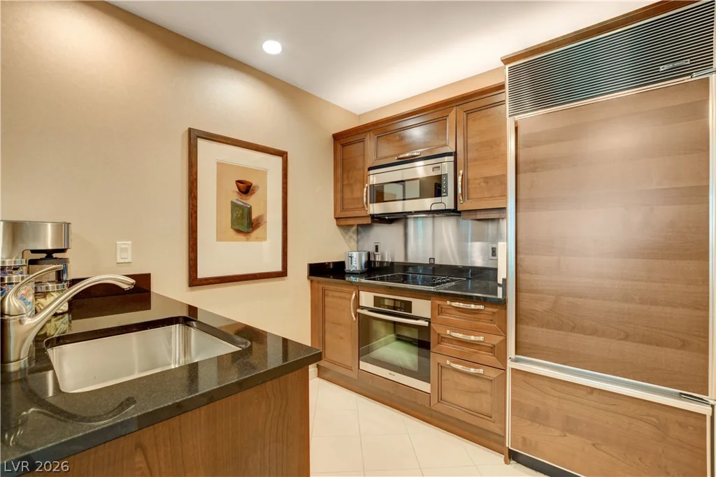 125 Harmon, Las Vegas, NV 89109