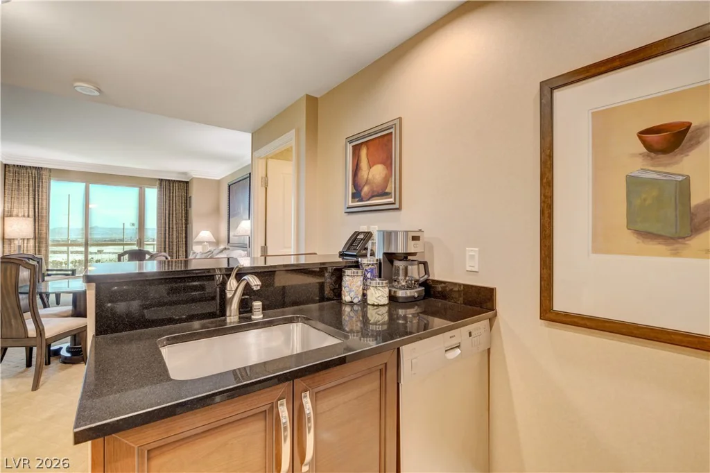 125 Harmon, Las Vegas, NV 89109