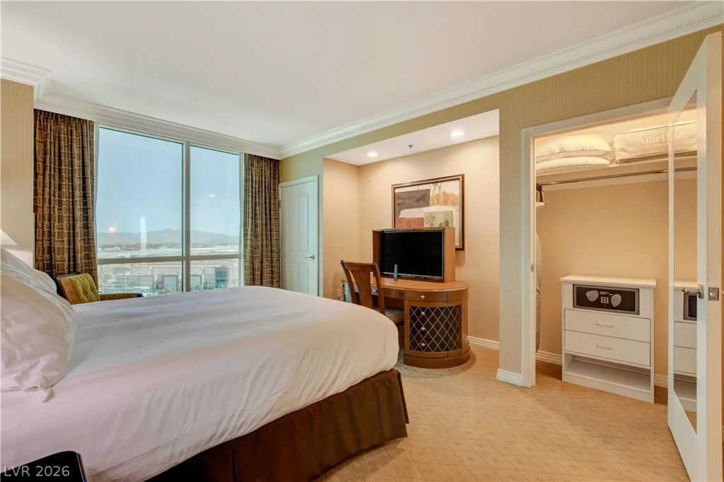 125 Harmon, Las Vegas, NV 89109