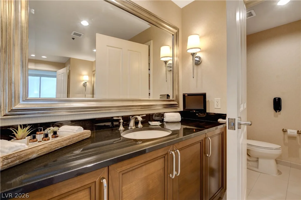 125 Harmon, Las Vegas, NV 89109