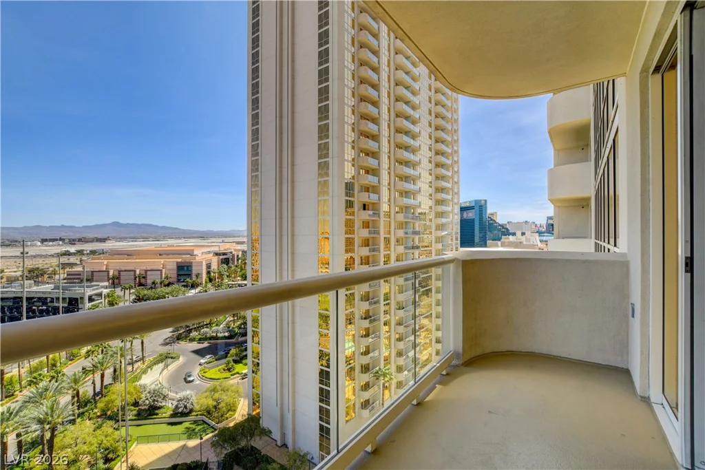 125 Harmon, Las Vegas, NV 89109